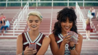 Online film Tragedy Girls