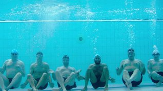 Online film Swimming with Men