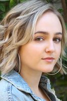 Herec Sophie Reynolds