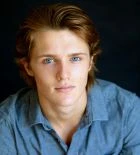 Režisér Eugene Simon