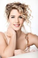 Herec Emily Bett  Rickards